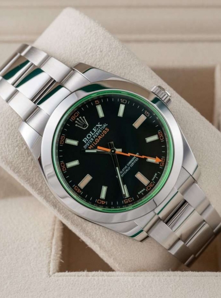 Rolex Milgauss – Black Dial – Green Sapphire 