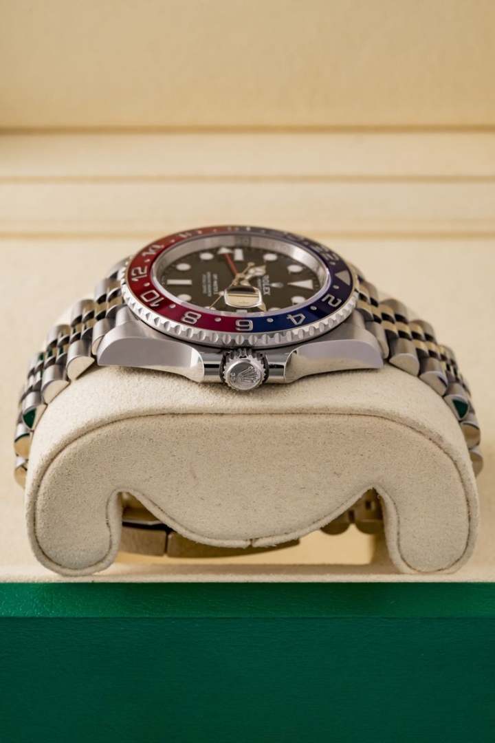 Rolex GMT Master II  Pepsi Jubilee