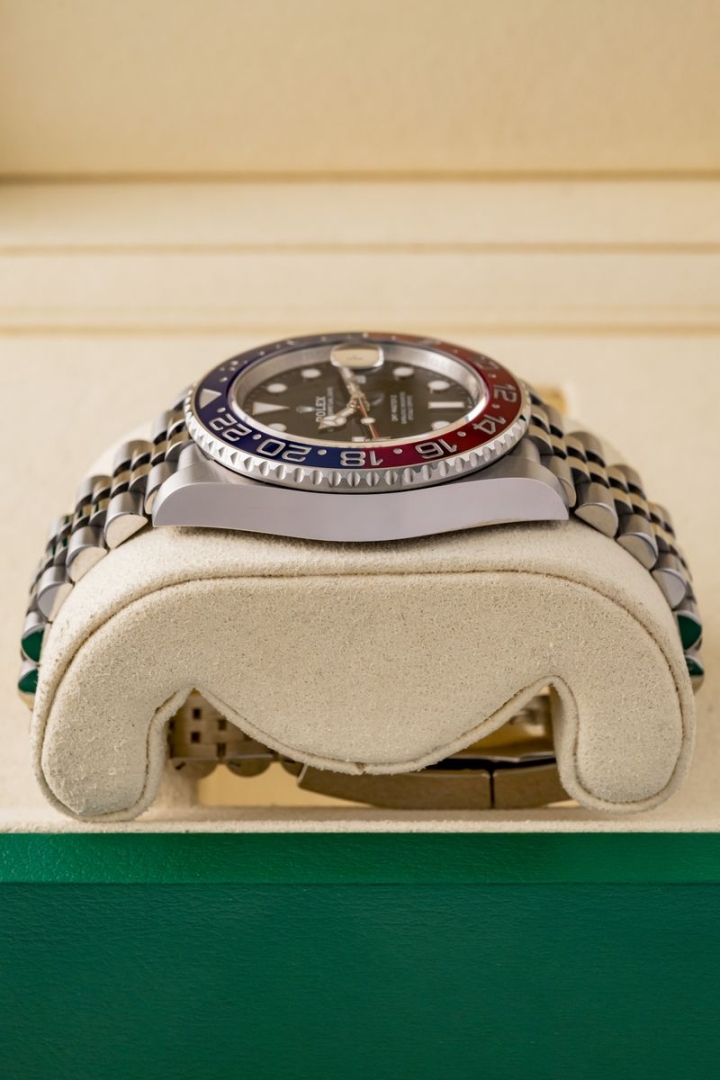 Rolex GMT Master II  Pepsi Jubilee