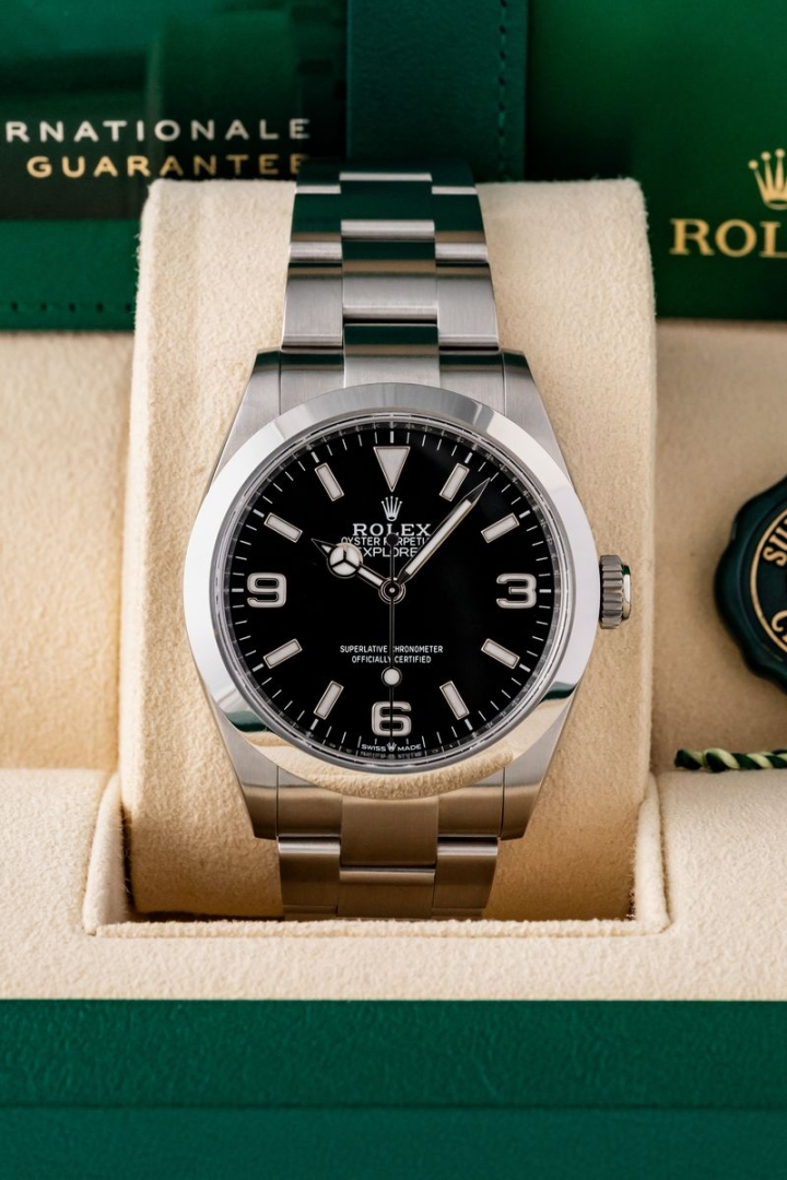 Rolex Explorer I 40mm di secondo polso