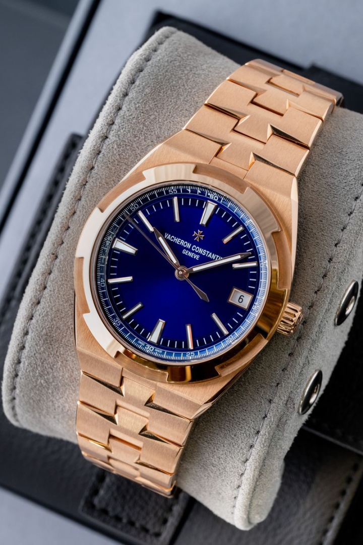 Vacheron Constantin Overseas  Blue Dial Rose Gold in ottime condizioni