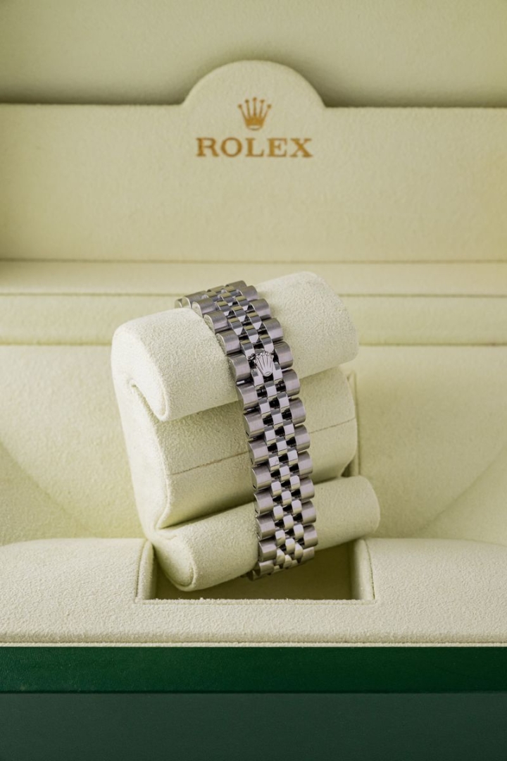 Rolex Datejust 31mm Silver Diamond Dial 